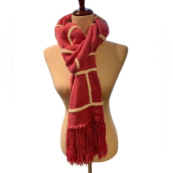 New WILDFOX COUTURE Flirtatious ‘Hold Me Tight’ Chainlink Scarf in Doll Pink - Picture 9 of 10